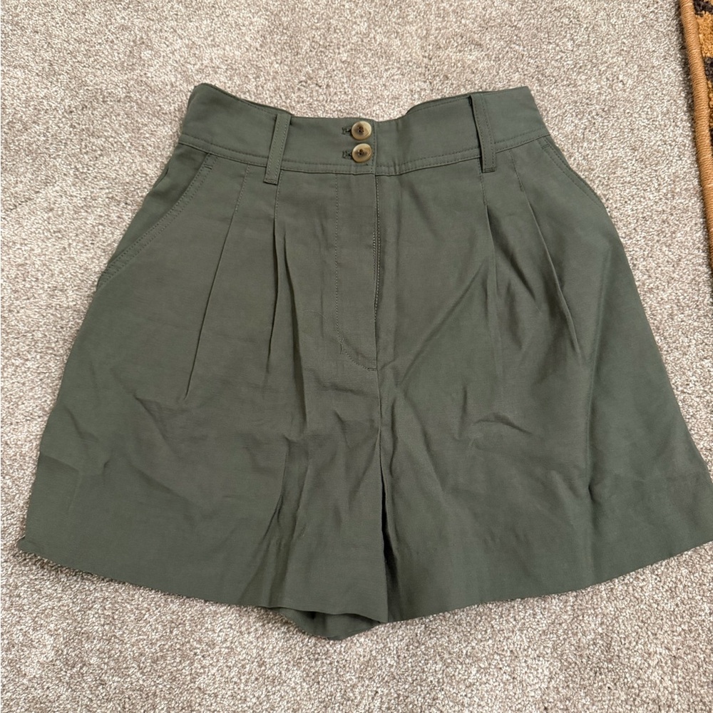 H&M High-Waist Olive Green Pleated Shorts